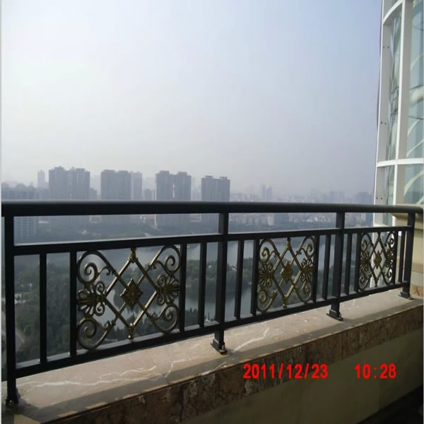 陽(yáng)臺(tái)護(hù)欄